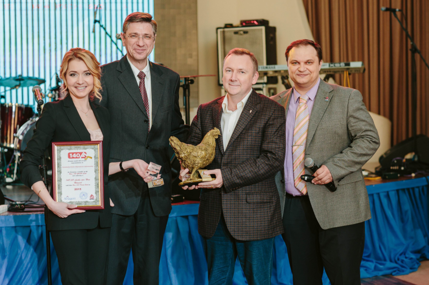 Commemorating five years for the Yasnogorsk hatchery and the awarding of prizes to 140 Club Gold members   Yaroslavsky broiler reaches 147,08 chicks per HH. From left: Marina Cherekaeva   Sales Manager Ross; Tyark Osterndorff   Aviagen Business Development Director, Eastern Europe and CIS; Elman Azizov   General Director of Yaroslavsky Broiler; Eduard Taktarov   Sales Director Ross