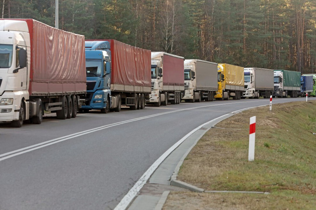 Truck drivers have to wait days to cross the border between the EU and Belarus, while transit to Russia has been halted by sanctions. Photo: ANP