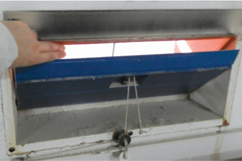 The opening of the inlets should always match the fan capacity and generally have a minimum opening of 5 cms (about the width of two fingers) to produce an optimal air jet. Photo: Cobb